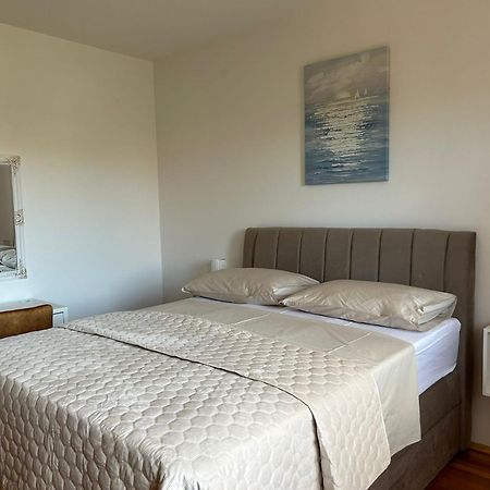 Apartman Marita Jezera Ngoại thất bức ảnh
